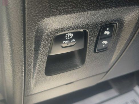 Used 2022 RAM 1500 Big Horn AWD/4WD image 16