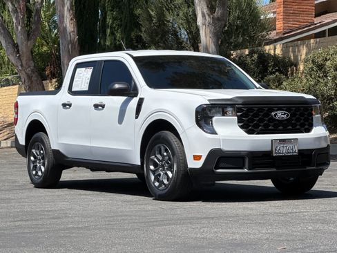 Used 2025 Ford Maverick XLT w/ Equipment Group 302A AWD/4WD image 9