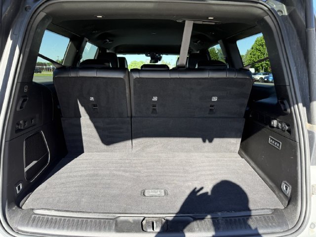 Used 2024 Jeep Wagoneer Series III AWD/4WD image 15