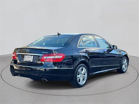 Used 2011 Mercedes-Benz E 350 4MATIC Sedan image 4
