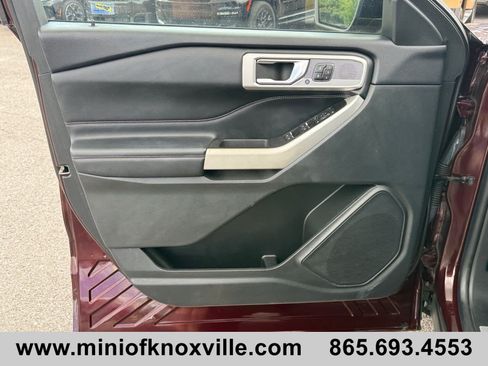 Used 2022 Ford Explorer Limited w/ Equipment Group 301A AWD/4WD image 17