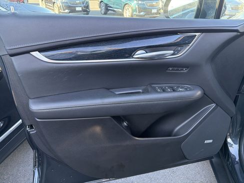Certified 2022 Cadillac XT5 Premium Luxury FWD image 9