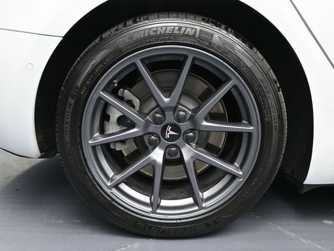 Used 2021 Tesla Model 3 Standard Range Plus image 12