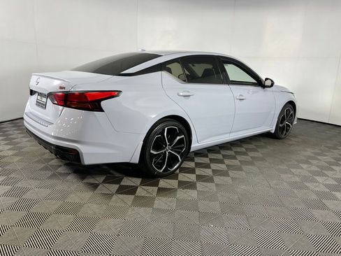 Used 2023 Nissan Altima 2.5 SR image 5