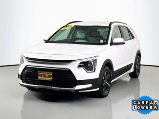 Used 2023 Kia Niro EX video 3