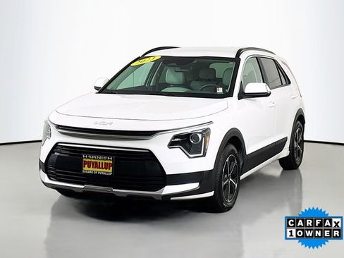 Used 2023 Kia Niro EX image 3