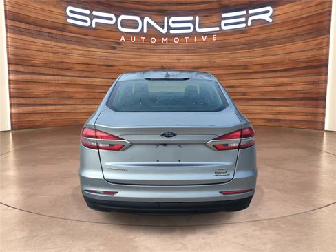 Used 2020 Ford Fusion SE image 4