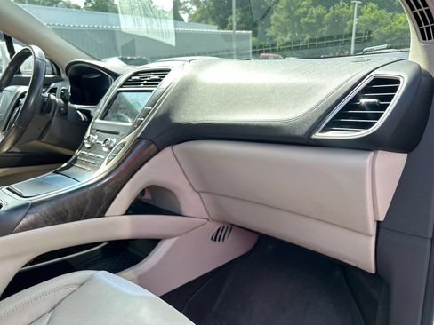 Used 2019 Lincoln Nautilus Select FWD image 14