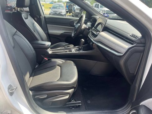 Used 2024 Jeep Compass Latitude AWD/4WD image 15