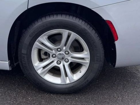 Used 2023 Dodge Charger SXT RWD image 7