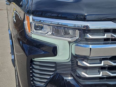 Used 2025 Chevrolet Silverado 1500 LTZ w/ LTZ Convenience Package II AWD/4WD image 28