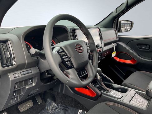New 2026 Nissan Frontier PRO-4X w/ Pro-4x Convenience Package image 7