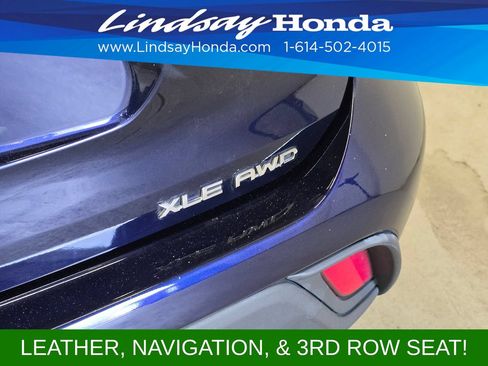 Used 2021 Toyota Highlander XLE AWD/4WD image 8
