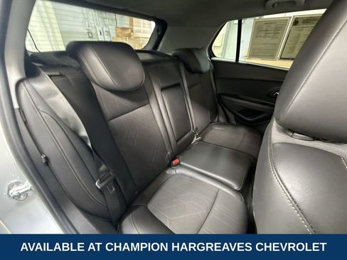 Certified 2022 Chevrolet Trax LT w/ LT Convenience Package image 35