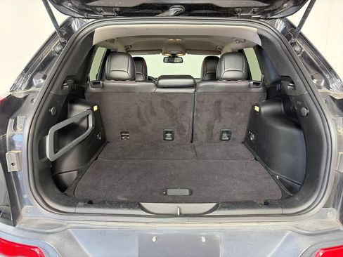 Used 2017 Jeep Cherokee Trailhawk w/ Trailer Tow Group AWD/4WD image 26