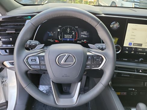 Used 2025 Lexus RX 350 FWD w/ Technology Package image 18