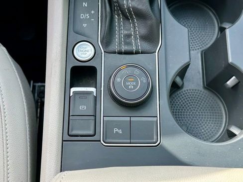 Used 2021 Volkswagen Atlas SE w/ Panoramic Sunroof Package image 33