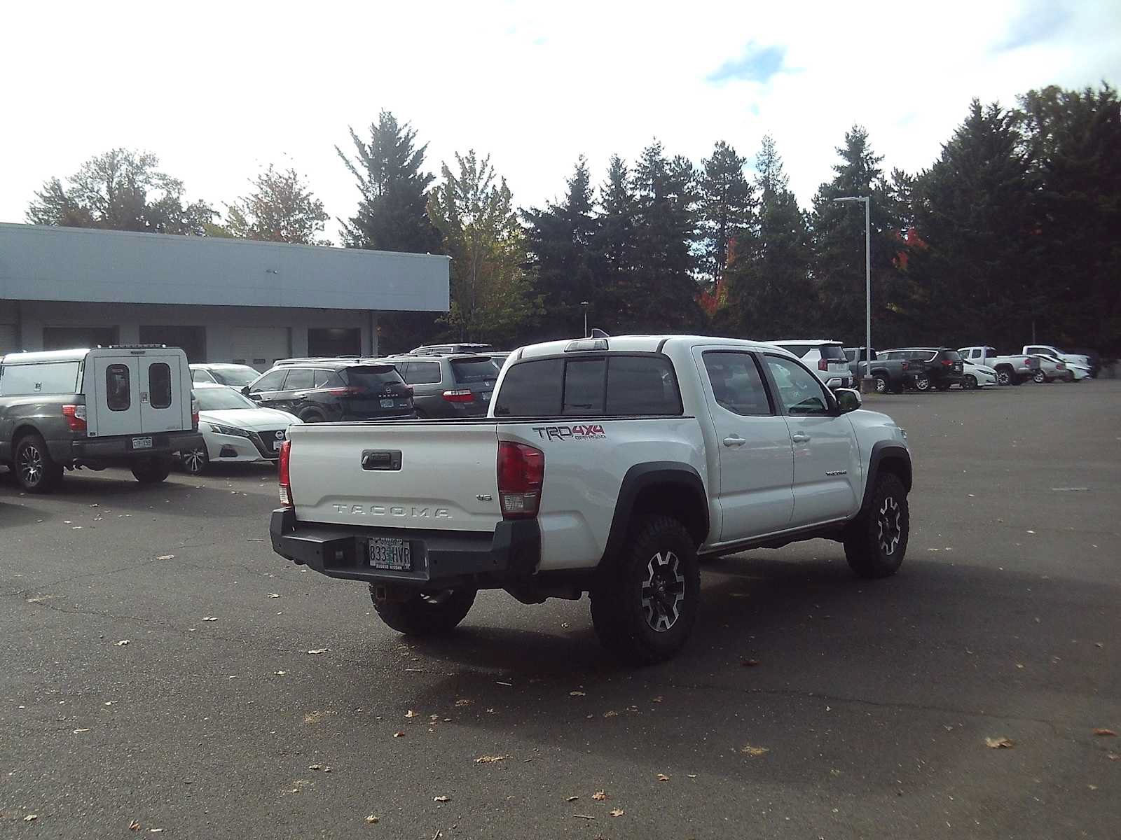 Used 2016 Toyota Tacoma TRD Off-Road w/ Towing Package AWD/4WD image 5