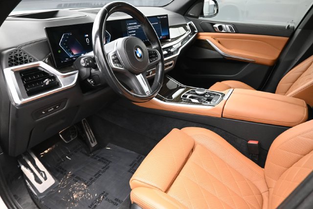 Used 2024 BMW X5 xDrive40i w/ M Sport Package AWD/4WD image 20