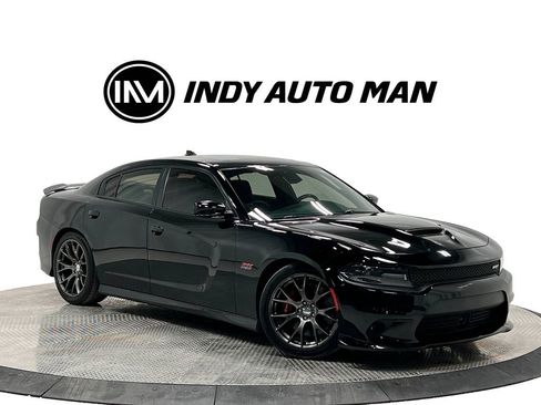 Used 2016 Dodge Charger SRT w/ Technology Group image 2