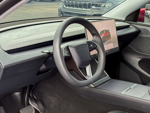 Used 2026 Tesla Model Y Long Range AWD/4WD image 18
