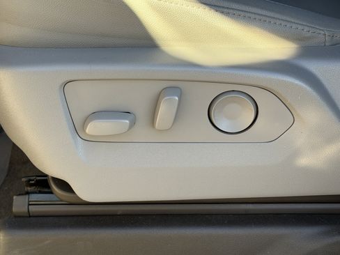 Used 2023 GMC Sierra 1500 SLT w/ SLT Premium Plus Package image 20