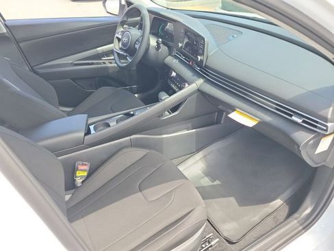 New 2026 Hyundai Elantra Hybrid FWD image 20