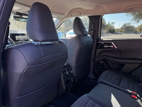 New 2026 Mitsubishi Outlander SE AWD/4WD image 17