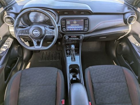 Used 2023 Nissan Kicks SR image 15