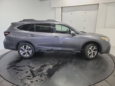 Used 2022 Subaru Outback Touring XT AWD/4WD image 11