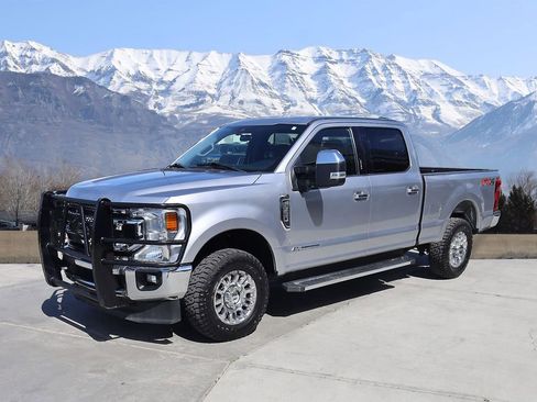 Used 2021 Ford F350 XLT w/ XLT Premium Package AWD/4WD image 2