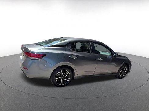 Used 2025 Nissan Sentra SV FWD image 15