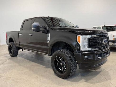 Used 2017 Ford F350 Platinum w/ Platinum Ultimate Package AWD/4WD image 5
