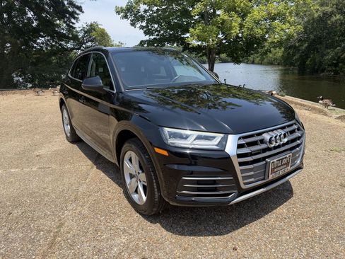 Used 2018 Audi Q5 2.0T Premium Plus w/ Premium Plus Package AWD/4WD image 1
