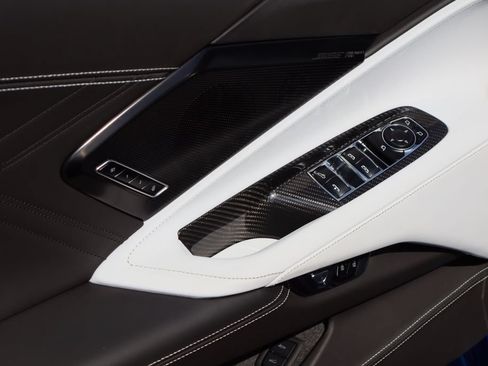 Certified 2025 Chevrolet Corvette E-Ray AWD/4WD image 27