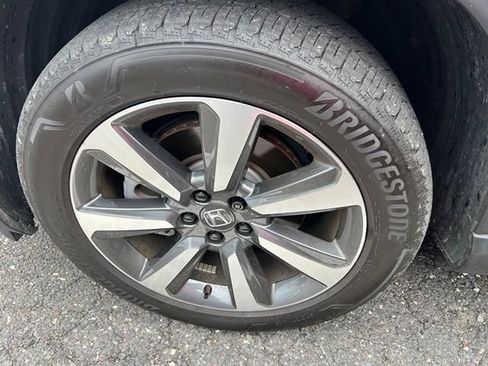 Used 2025 Honda Pilot Elite image 4