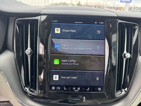 Certified 2023 Volvo XC60 B5 Core image 21