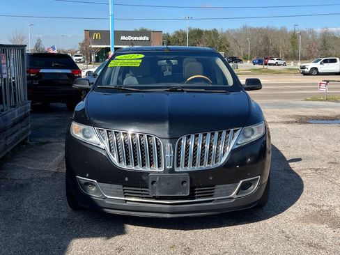 Used 2012 Lincoln MKX FWD image 3