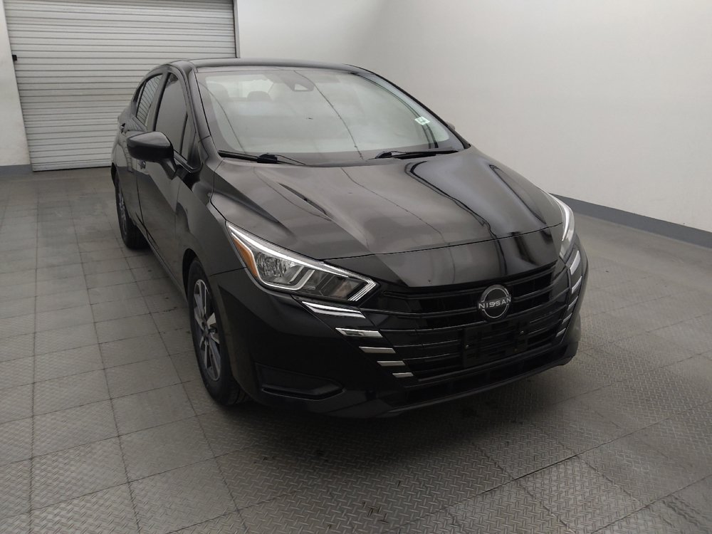 Used 2023 Nissan Versa SV FWD image 14