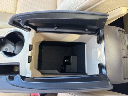 Used 2015 Mercedes-Benz GLK 350 4MATIC image 33