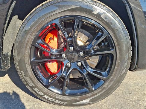 Used 2015 Jeep Grand Cherokee SRT image 27