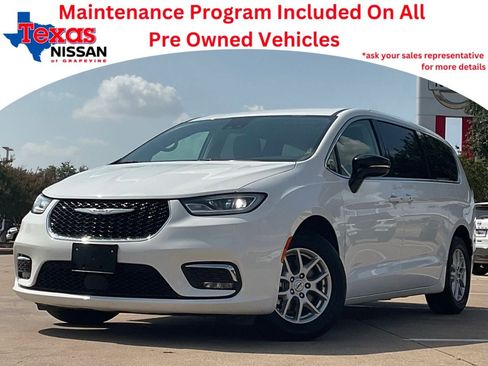 Used 2024 Chrysler Pacifica Touring-L FWD image 1