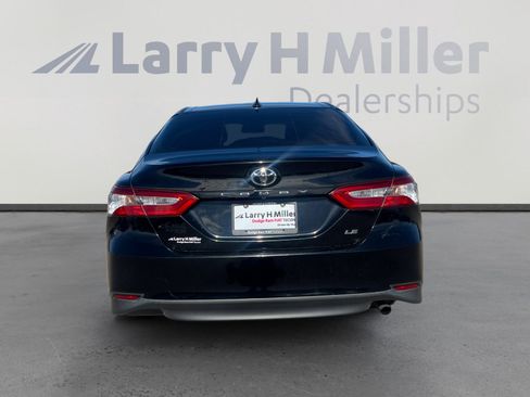Used 2019 Toyota Camry LE image 4