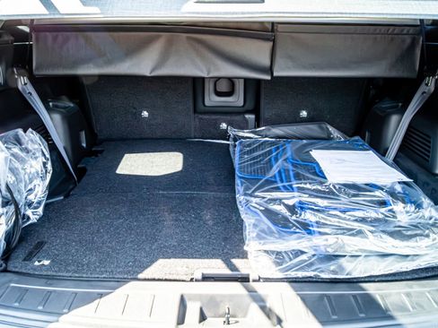 New 2025 Mitsubishi Outlander ES image 16