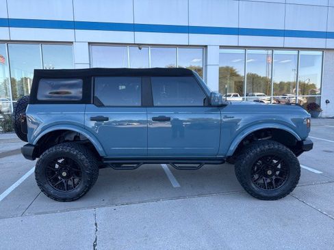 Used 2022 Ford Bronco 4-Door AWD/4WD image 2