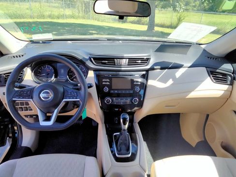 Used 2017 Nissan Rogue S image 18