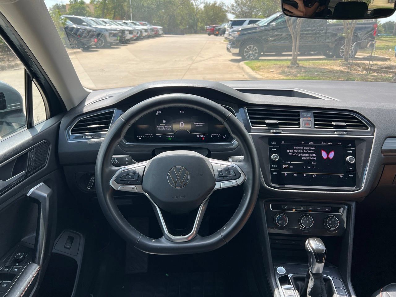 Used 2024 Volkswagen Tiguan SE FWD image 14