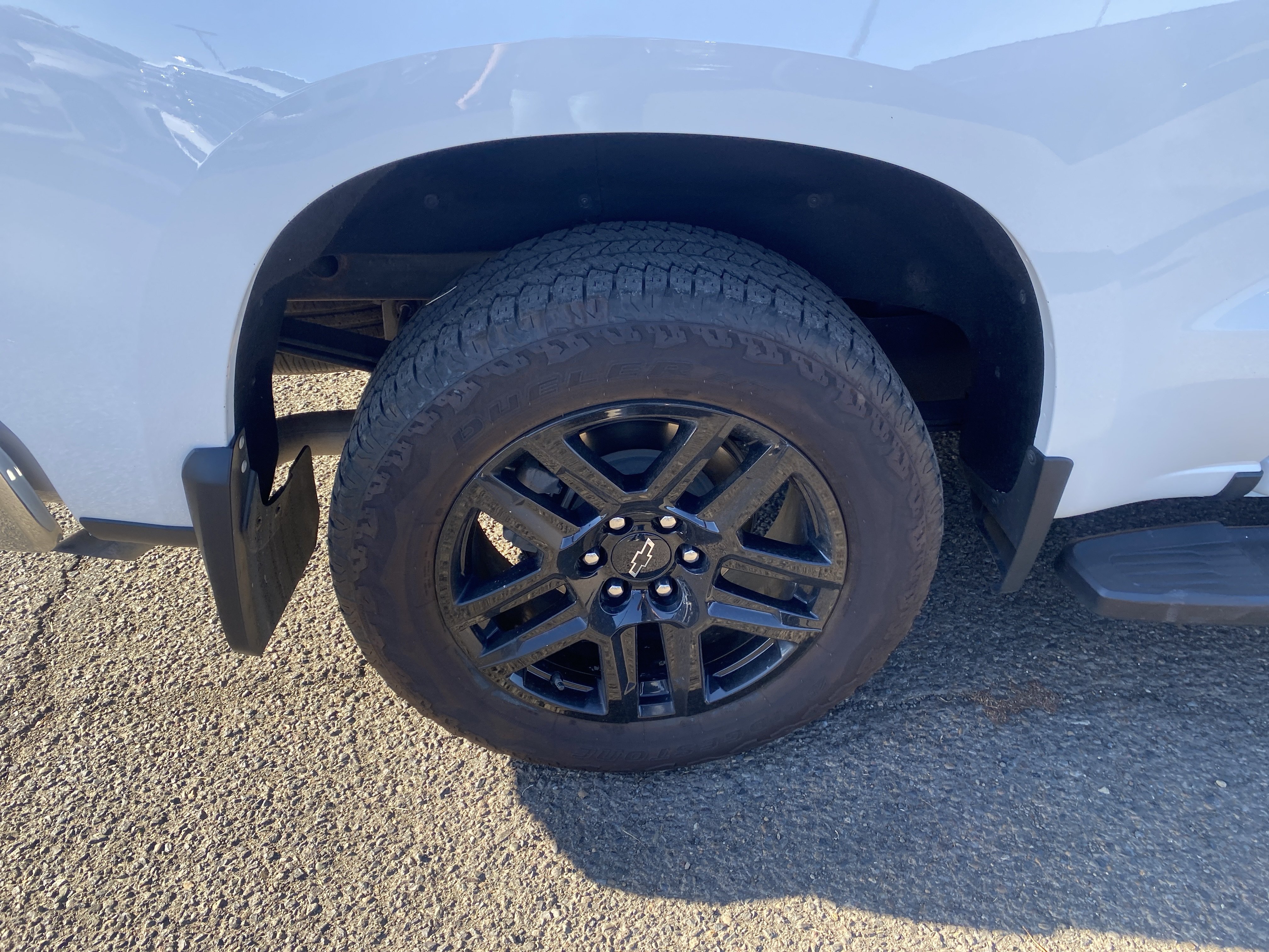 Used 2024 Chevrolet Silverado 1500 LT w/ Convenience Package II AWD/4WD image 9