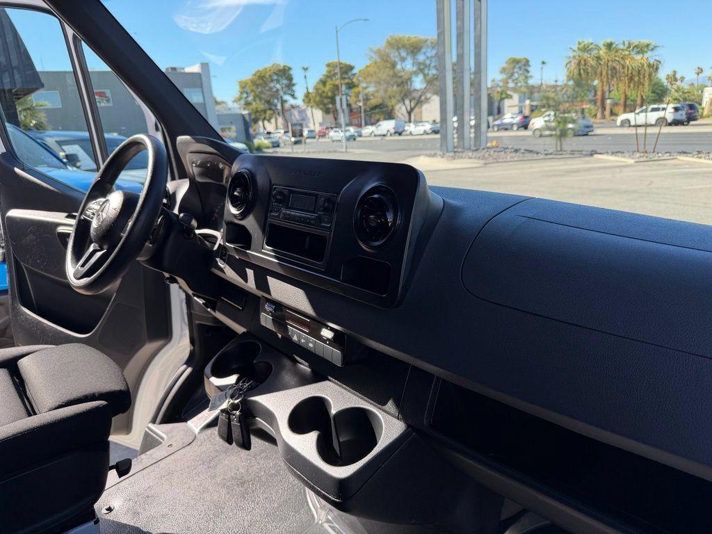 Used 2019 Mercedes-Benz Sprinter 144 image 40