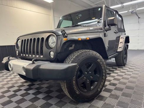 Used 2017 Jeep Wrangler Sport image 3